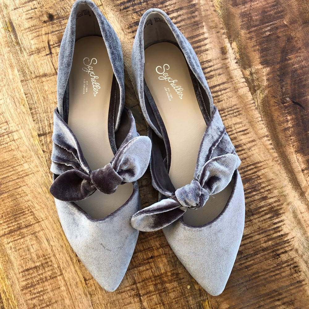 Seychelles Octave Grey/Green Velvet Bow Flats Sz 8